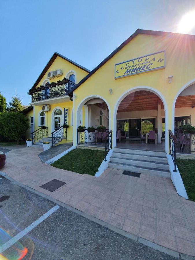 Guest House Mines Vrdnik Buitenkant foto